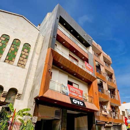 Hotel O Family Deluxe Нью-Дели Экстерьер фото
